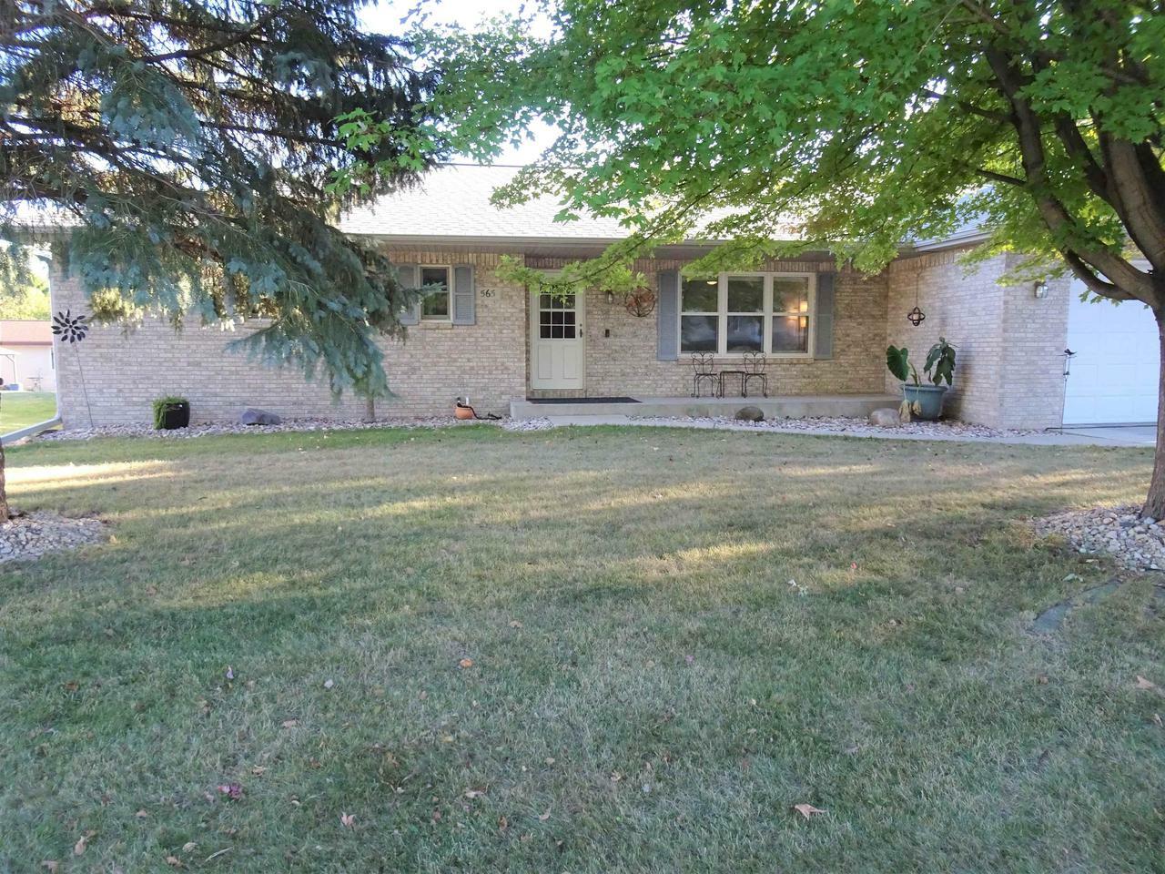 Property Photo:  565 Garfield Ave  WI 53536 