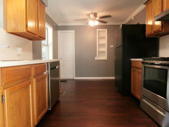 Property Photo: 123 E Lady Lake Boulevard FL 32159