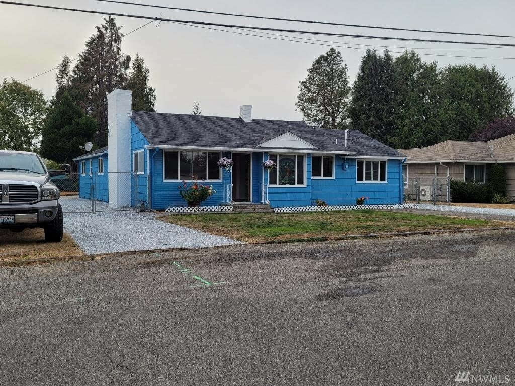 Property Photo:  1413 View Ave  WA 98531 