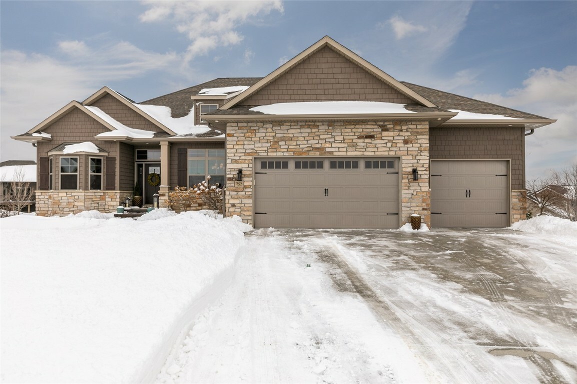 Property Photo:  752 Buckingham Place  IA 52302 