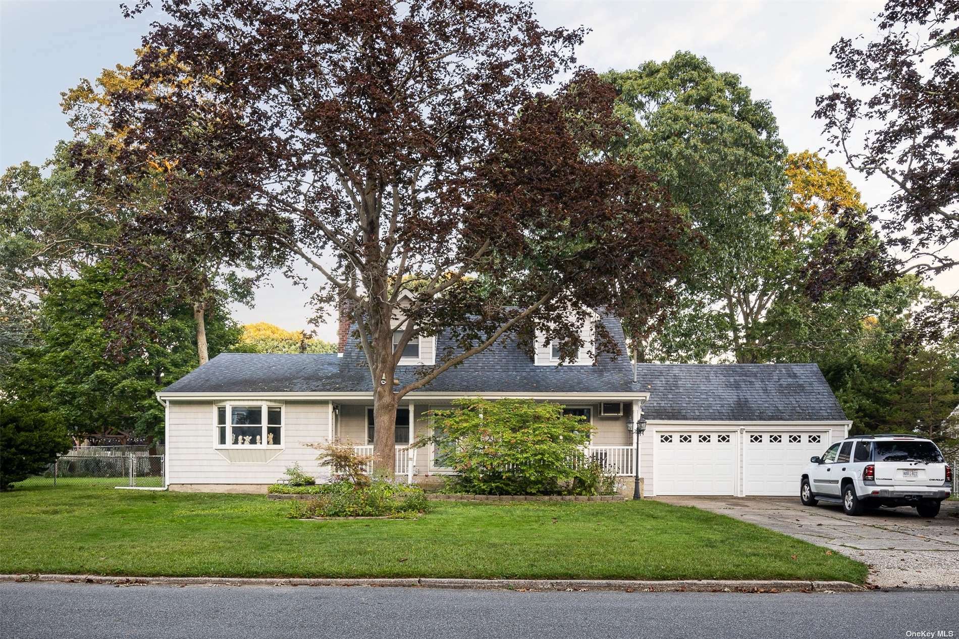 Property Photo:  391 Renee Drive  NY 11705 