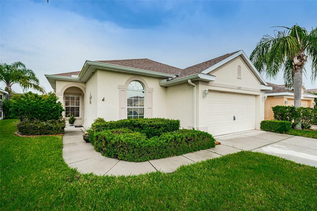 Property Photo:  2223 Pleasant Hill Lane  FL 34691 