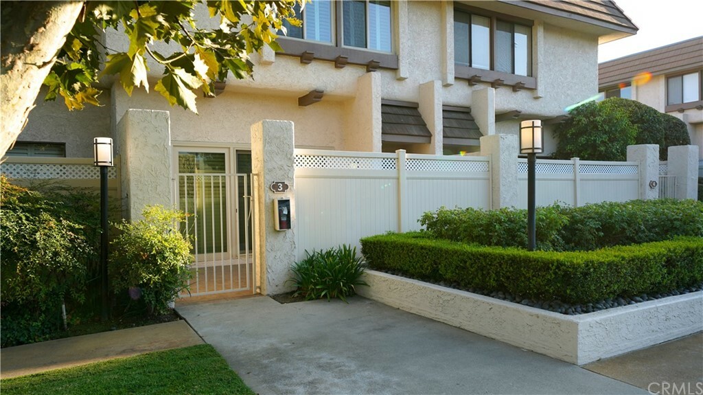 Property Photo:  848 W Huntington Drive 3  CA 91007 