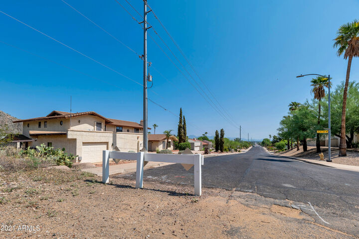 Property Photo: 2112 E Shea Boulevard AZ 85028