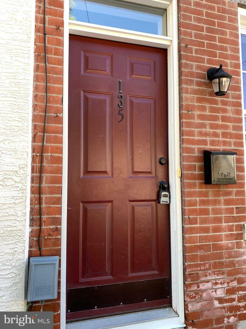 Property Photo: 135 Kingsley Street PA 19127