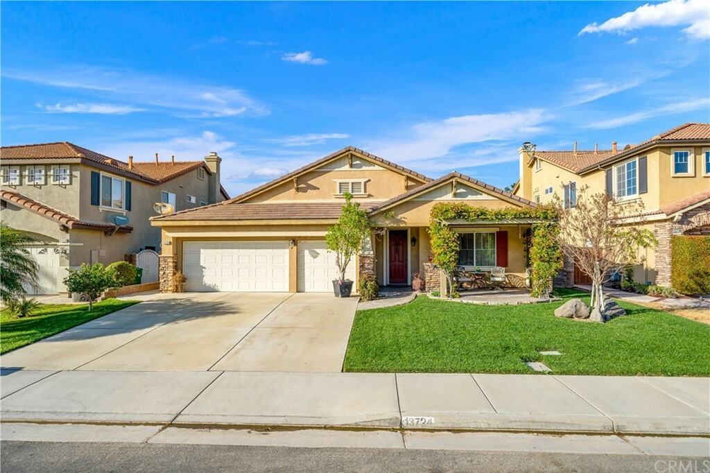 13724 Beaconsfield Lane  Eastvale CA 92880 photo