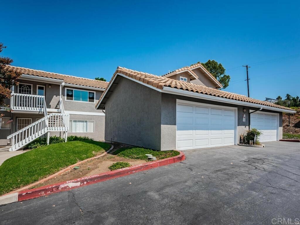 Property Photo:  1370 Palomar Pl  CA 92084 