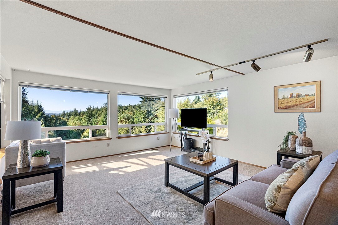 Property Photo: 3108 N Narrows Drive WA 98407