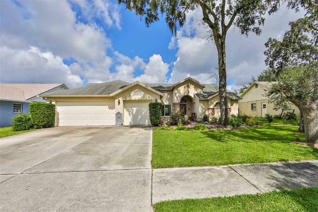 Property Photo:  1404 Clarion Drive  FL 33596 