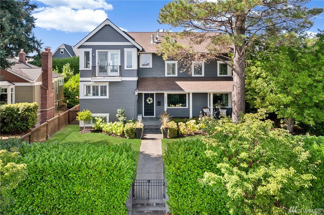Property Photo: 2531 27th Ave W WA 98199