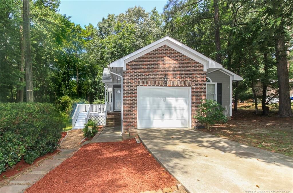 Property Photo:  950 Rancho Drive  NC 28303 