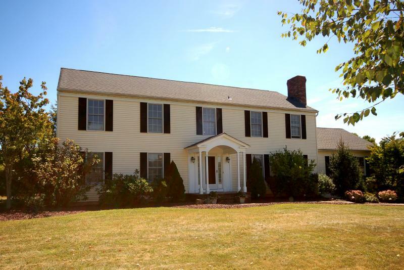 Property Photo:  6 Farmhouse Rd  NJ 08848 