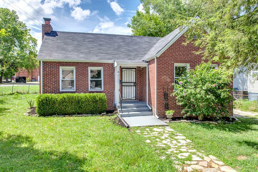 Property Photo:  2705 Woodbine Ave  TN 37914 