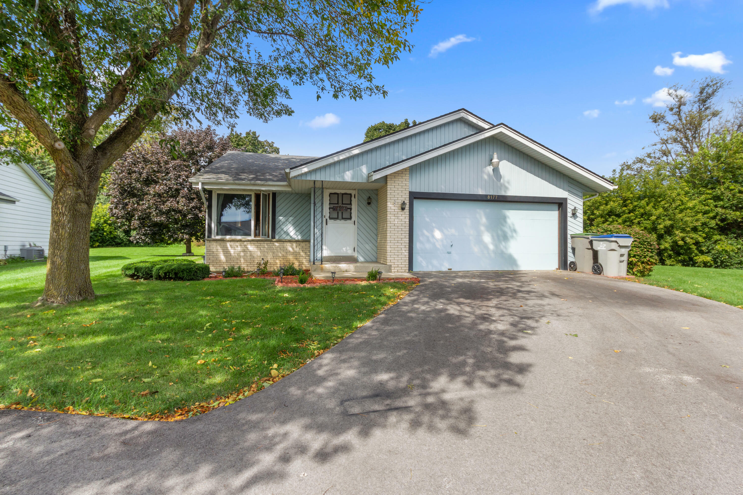 Property Photo: 8177 N Michelle Ct WI 53224