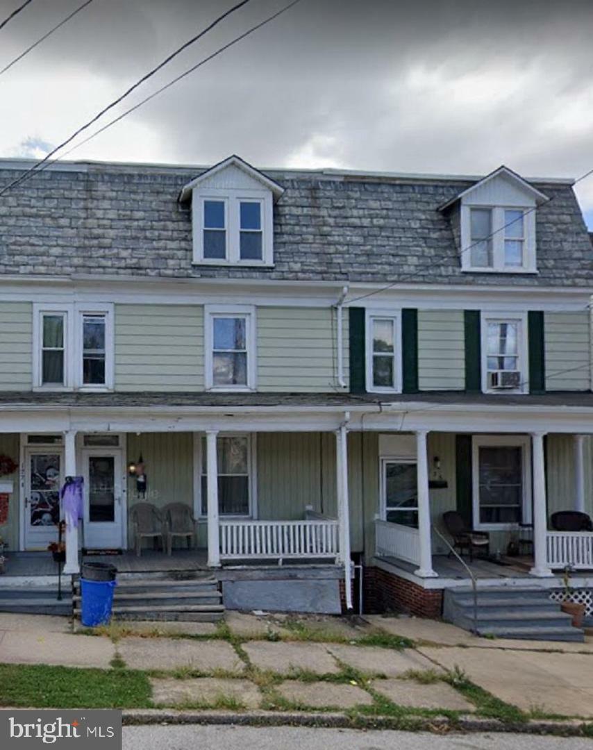 Property Photo:  124 N Franklin Street  PA 17356 