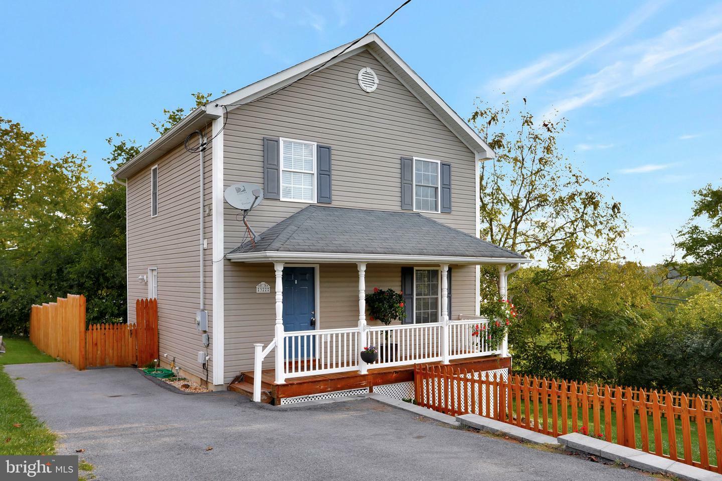 Property Photo:  322 Alsberry Street  VA 22657 