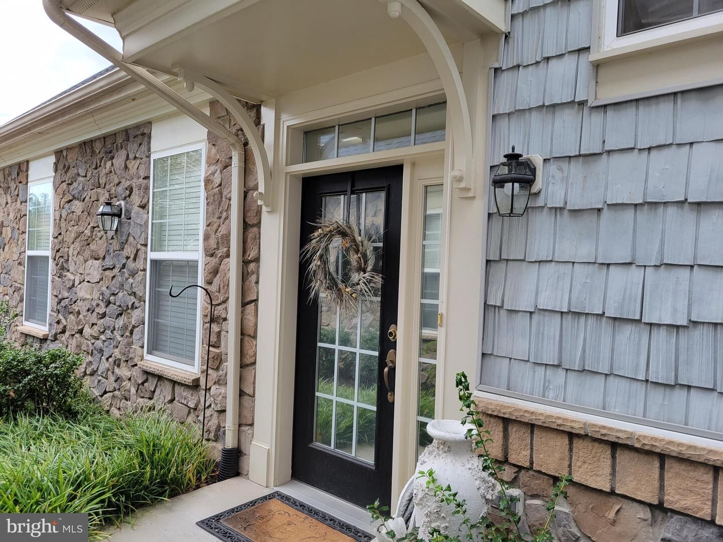 Property Photo:  13978 Greendale Drive 8  VA 22191 