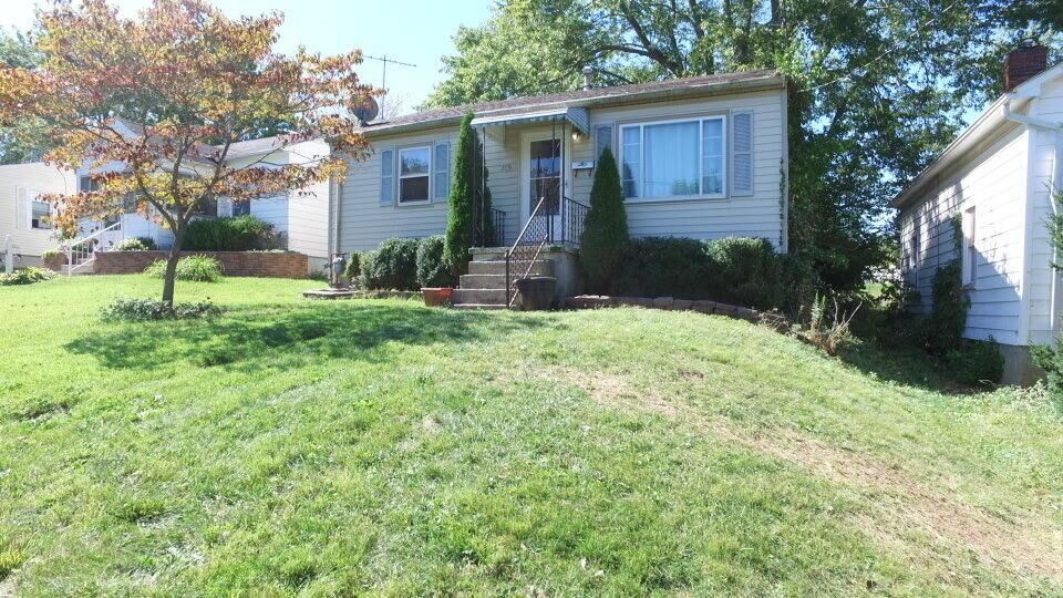 Property Photo: 209 N Cedar Avenue OH 43130