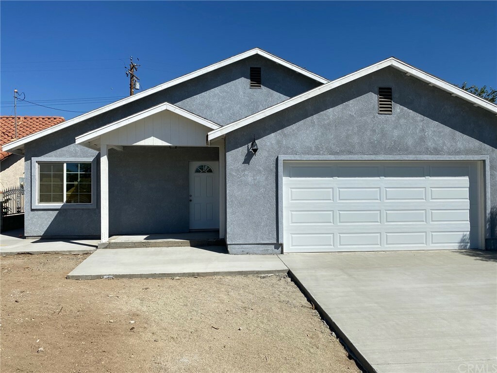 Property Photo:  2875 N Colima Avenue  CA 92405 