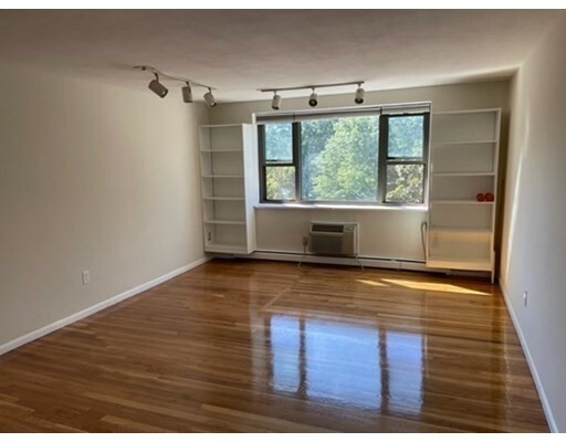 Property Photo:  70 Jamaica Way 13  MA 02130 