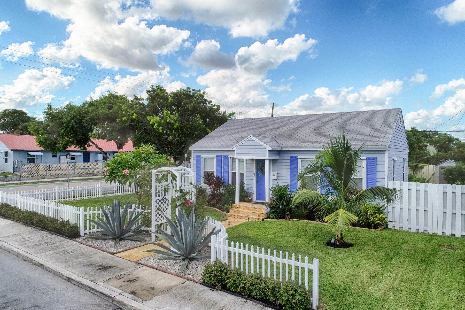 Property Photo:  733 Green Street  FL 33405 