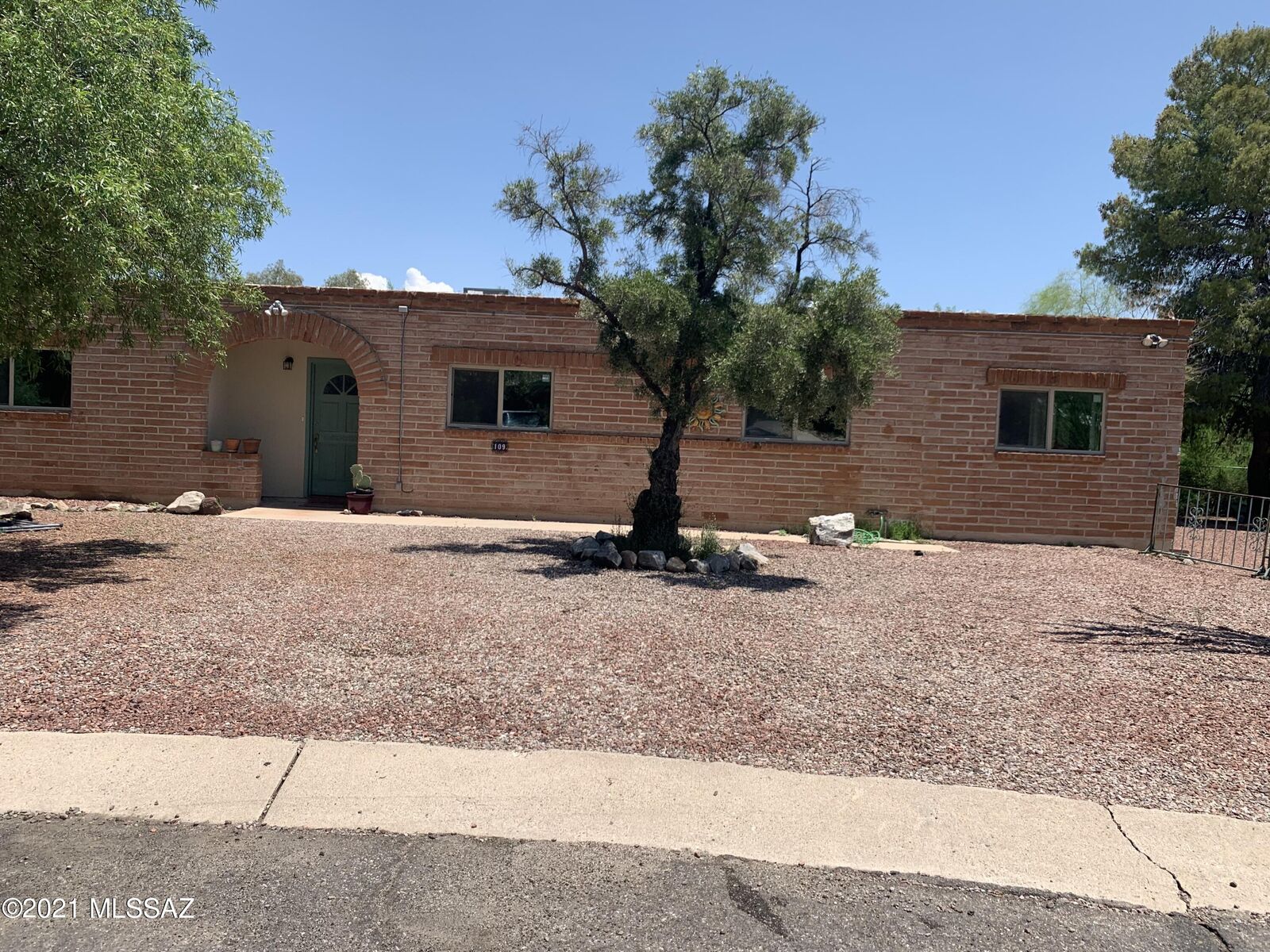 Property Photo:  109 S Carapan Place  AZ 85745 