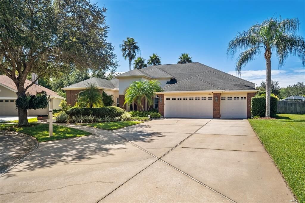 Property Photo: 19804 Sunsplash Lane FL 33558