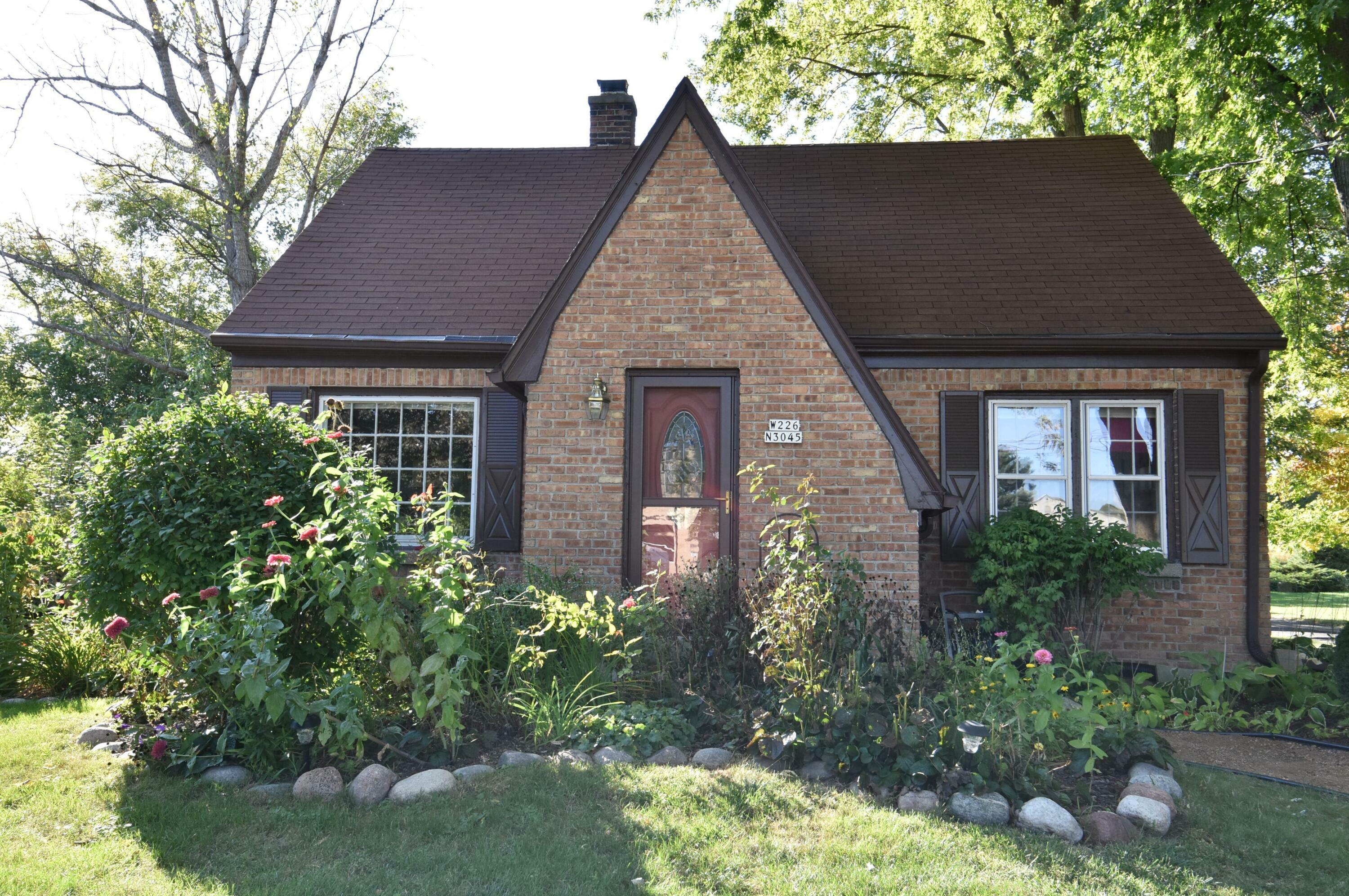 Property Photo:  W226n3045 Duplainville Rd  WI 53186 