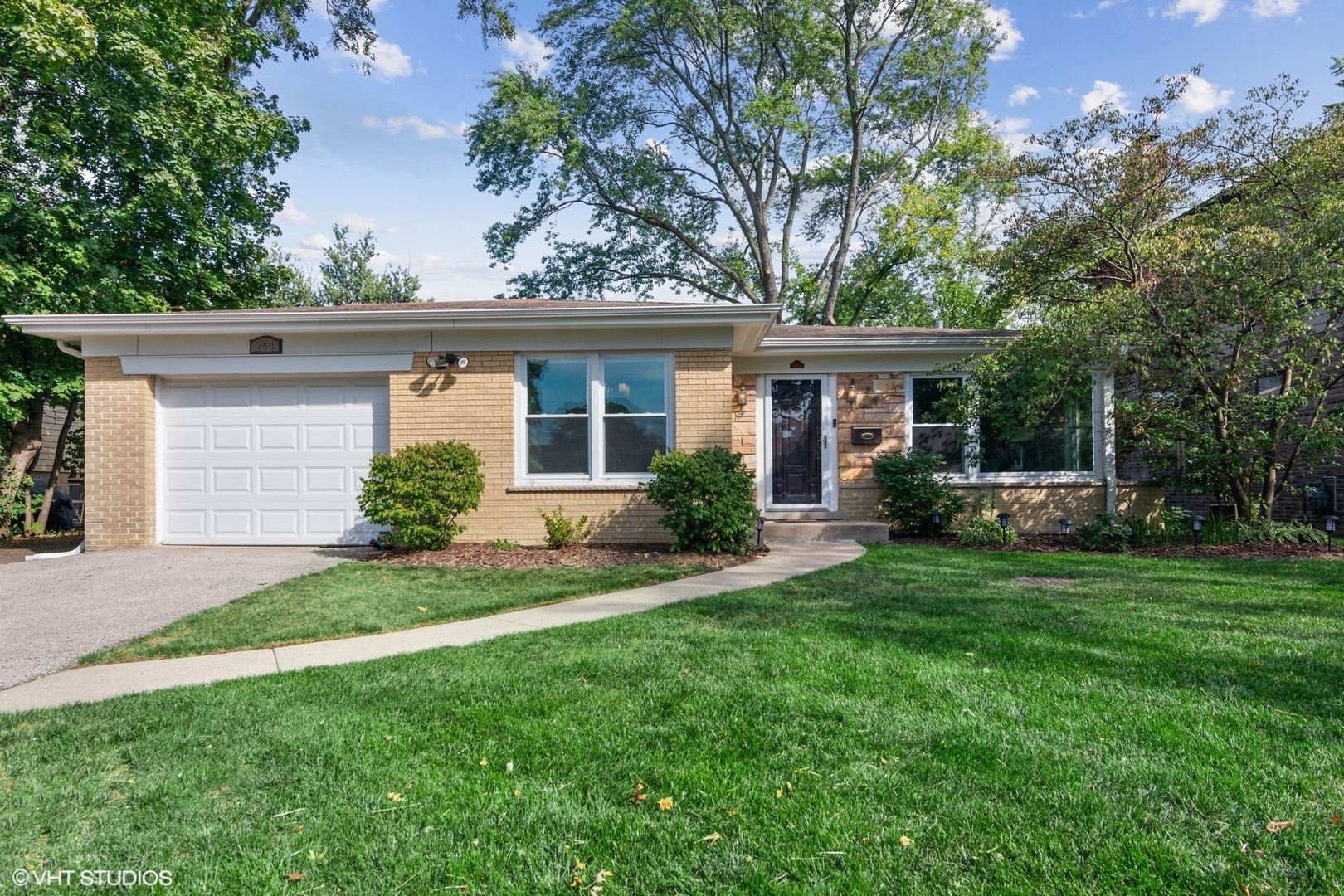 Property Photo:  244 Kilpatrick Avenue  IL 60091 