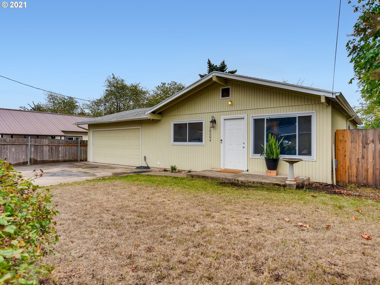 Property Photo: 10304 SE Liebe St OR 97266