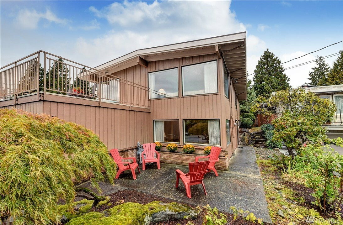 Property Photo:  3526 S 194th St  WA 98188 