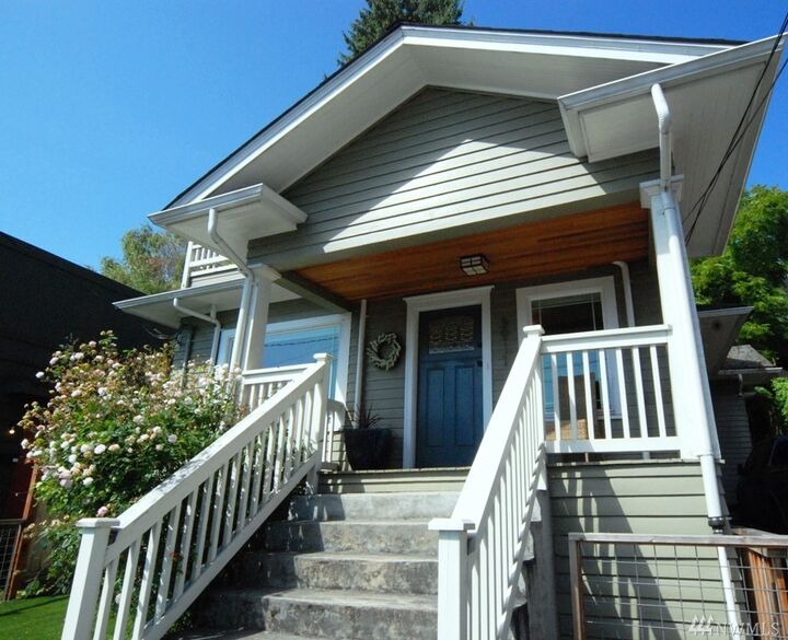 Property Photo: 3911 1st Ave NE WA 98105