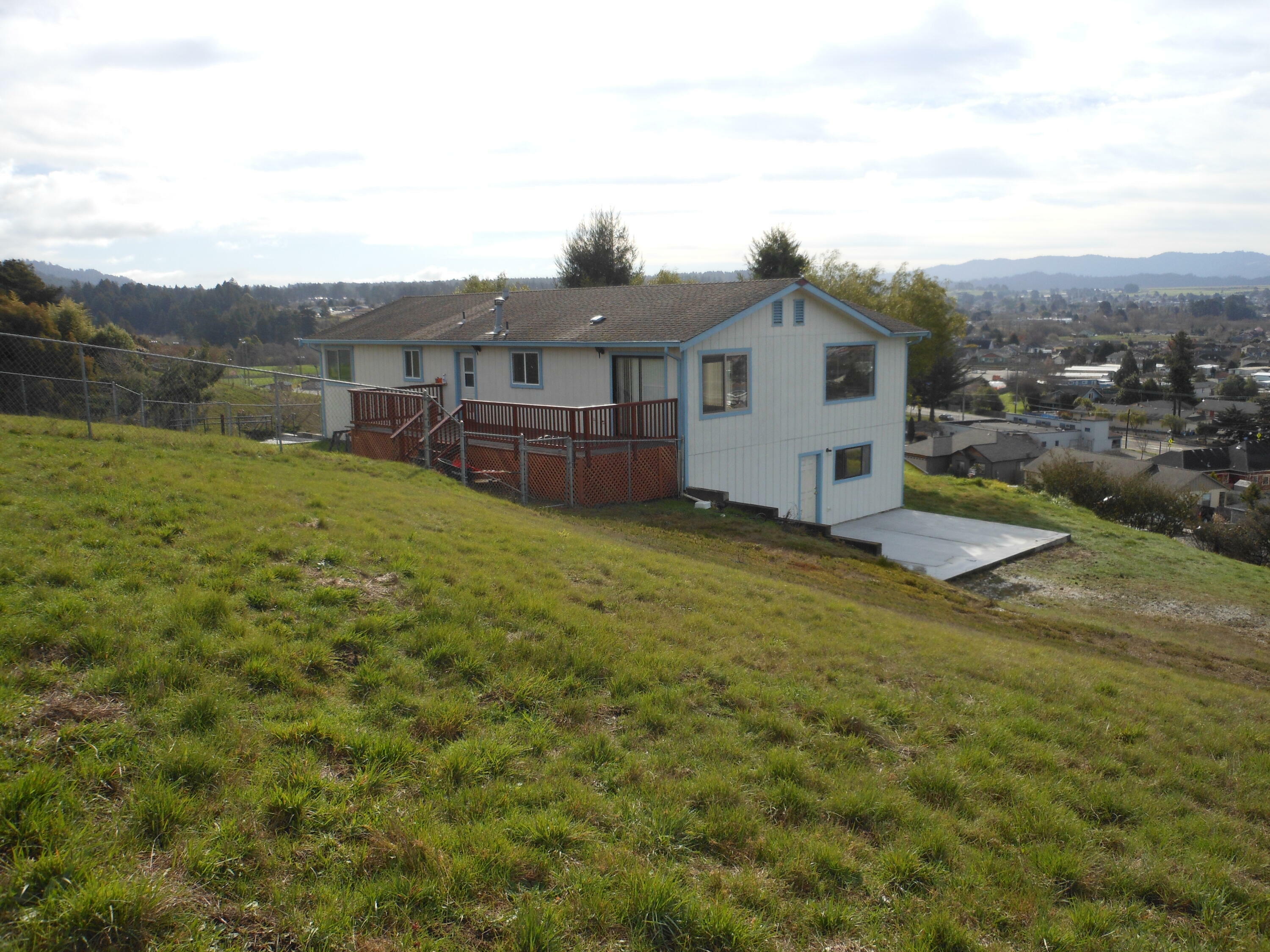 Property Photo:  104 Franklin Avenue  CA 95540 