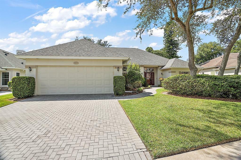 Property Photo:  1501 Edgewater Drive  FL 32757 