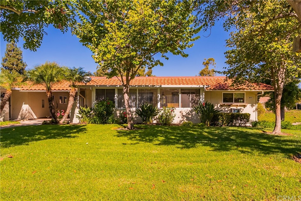 Property Photo:  877 Avenida Sevilla P  CA 92637 