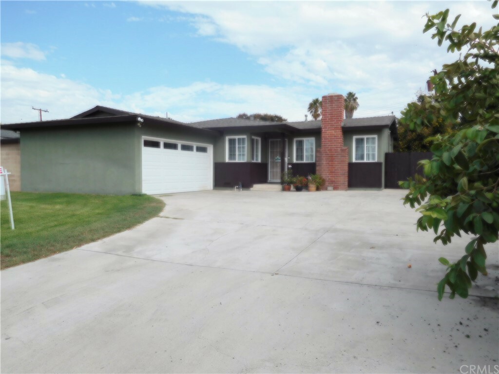 Property Photo:  11222 Loara Street  CA 92840 