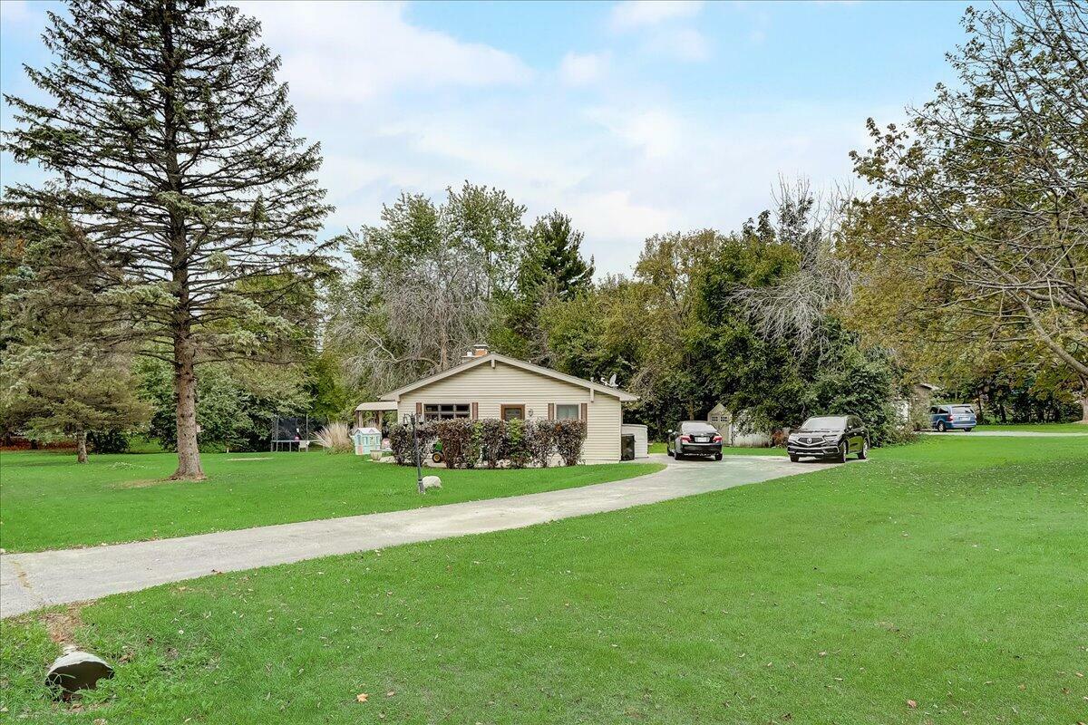 Property Photo: 17865 Anthony Ln WI 53045