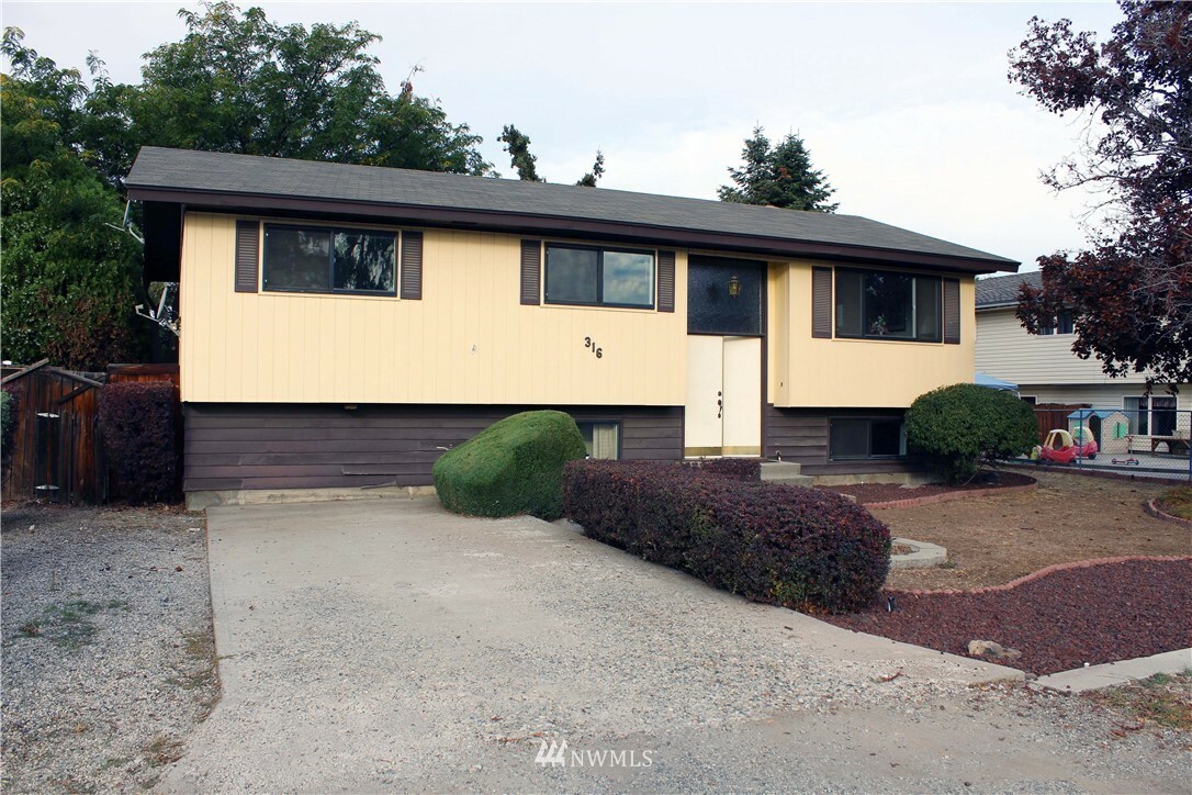 Property Photo:  316 S James Avenue  WA 98802 