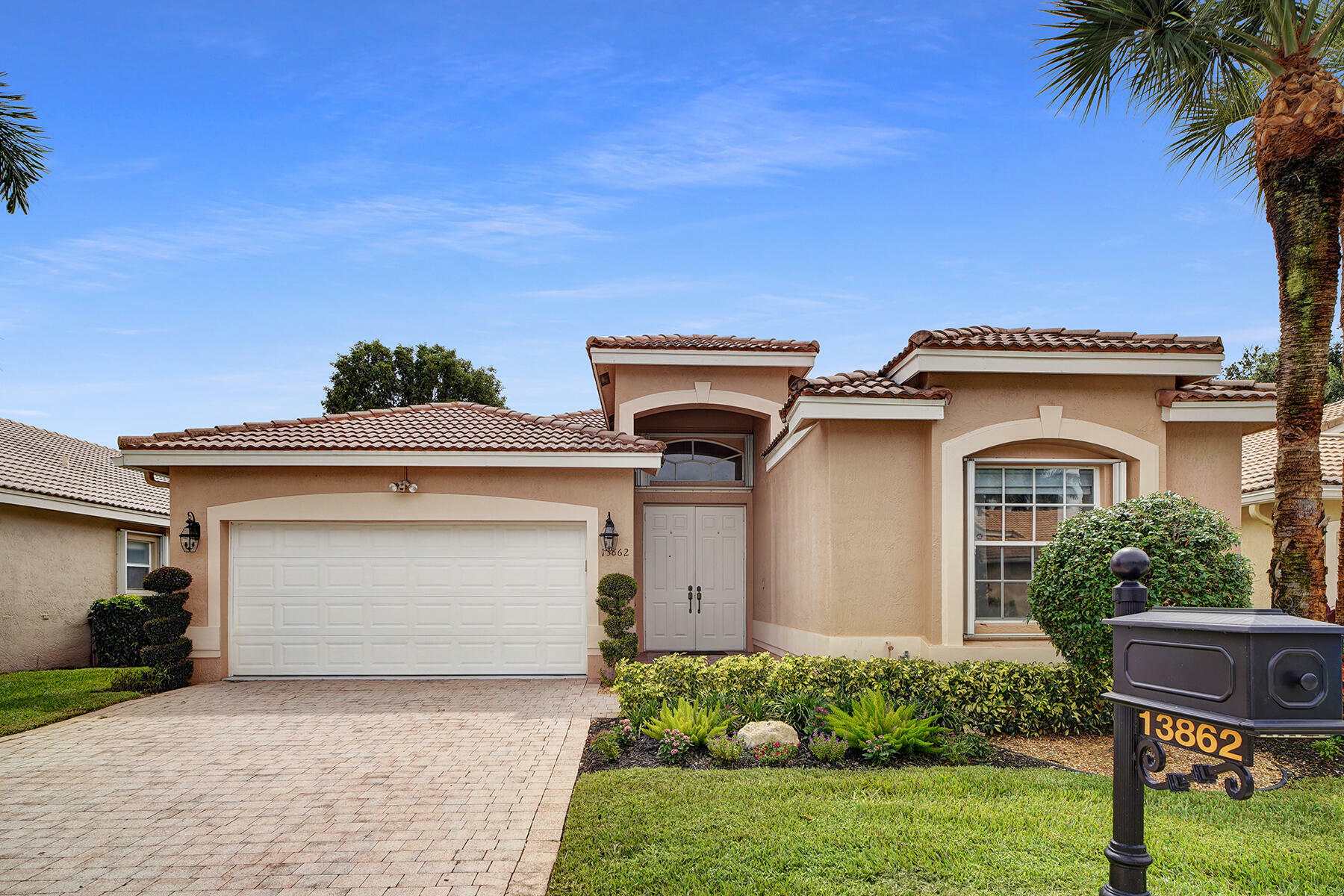 Property Photo: 13862 Via Vittoria FL 33446