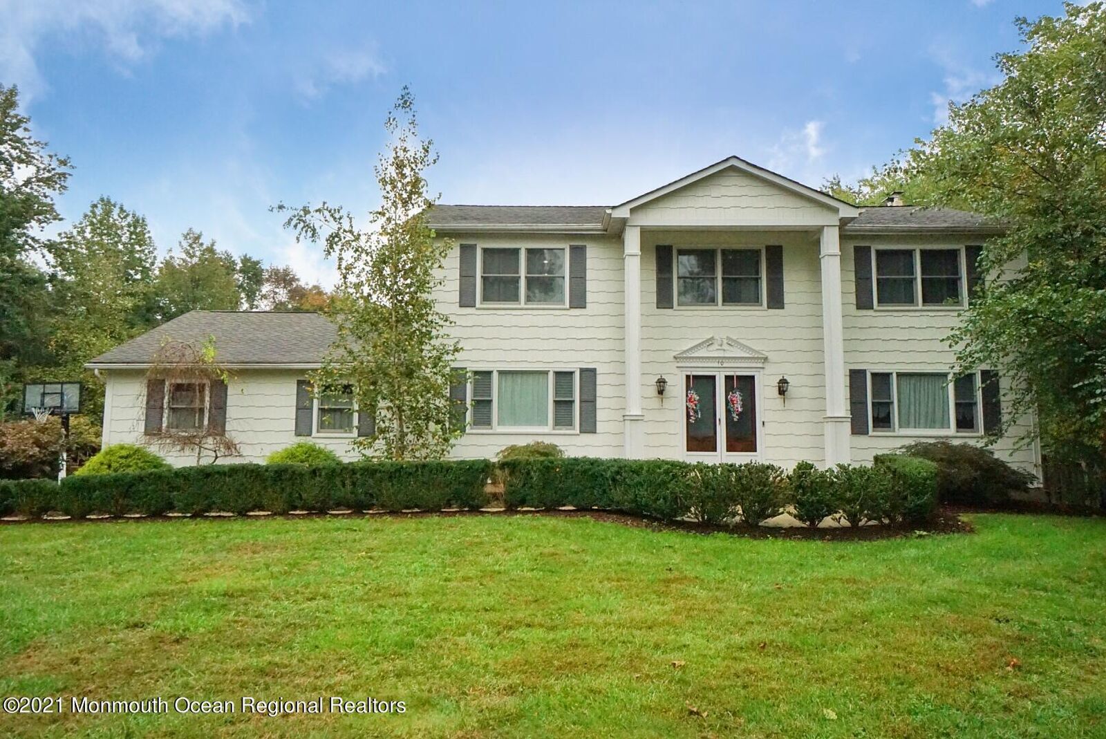 Property Photo:  10 Toby Terrace  NJ 08831 