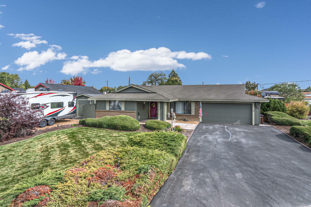 Property Photo:  1934 NW Canyon Drive  OR 97756 