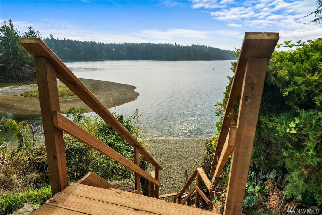 Property Photo: 360 E Madrona Parkway WA 98546