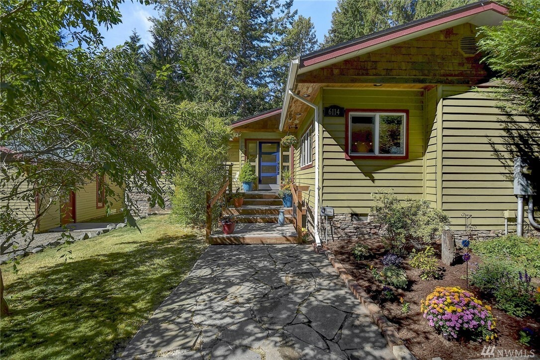 Property Photo:  6114 139th Ave SE  WA 98290 