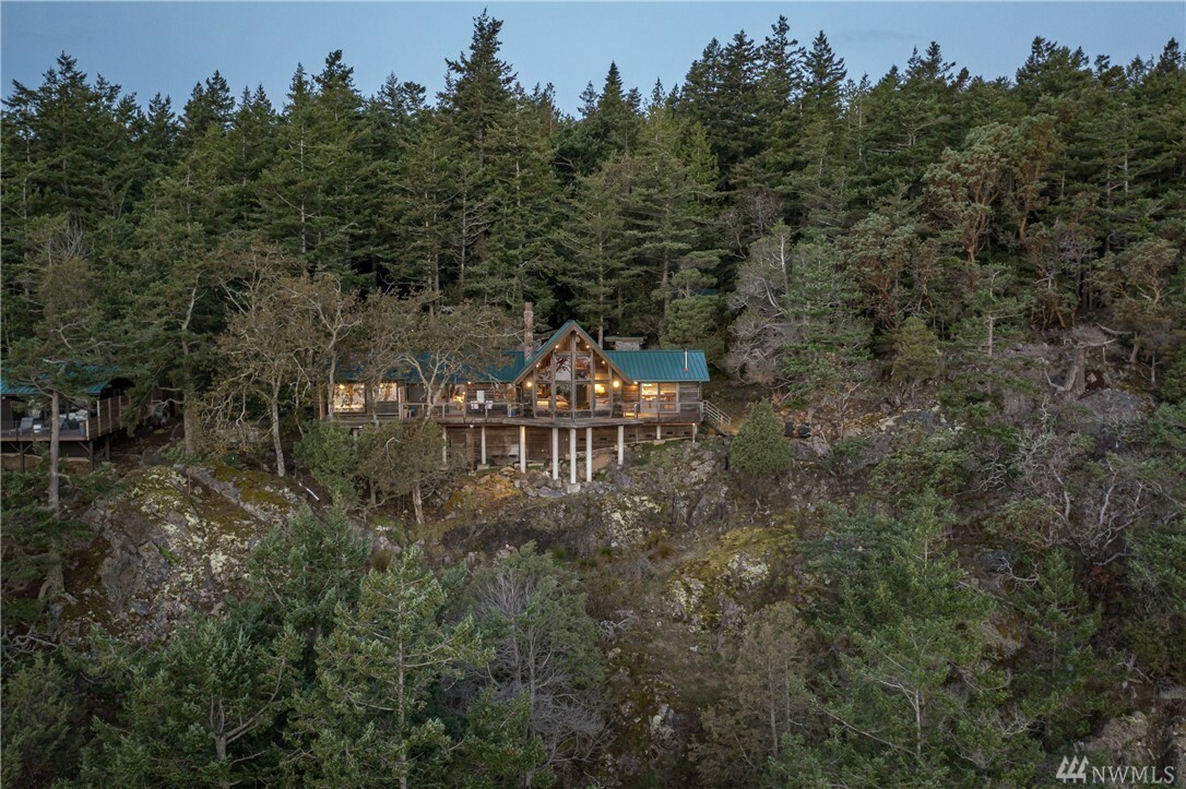 Property Photo:  724 Shoreland Dr  WA 98261 