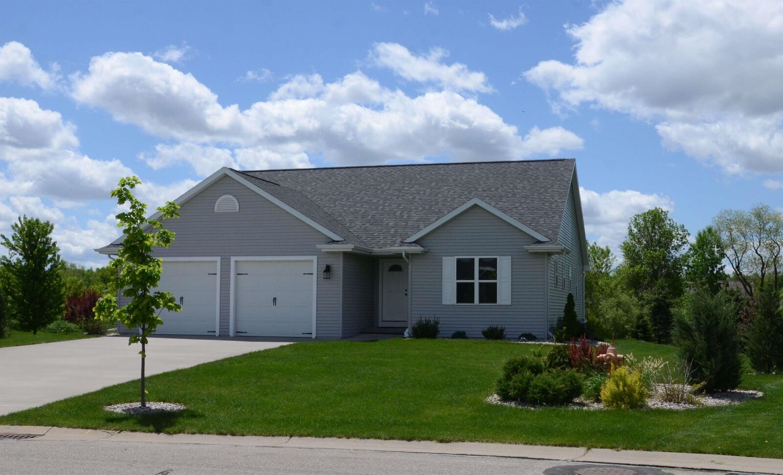 Property Photo:  W6231 Sherwood Point Court  WI 54942 