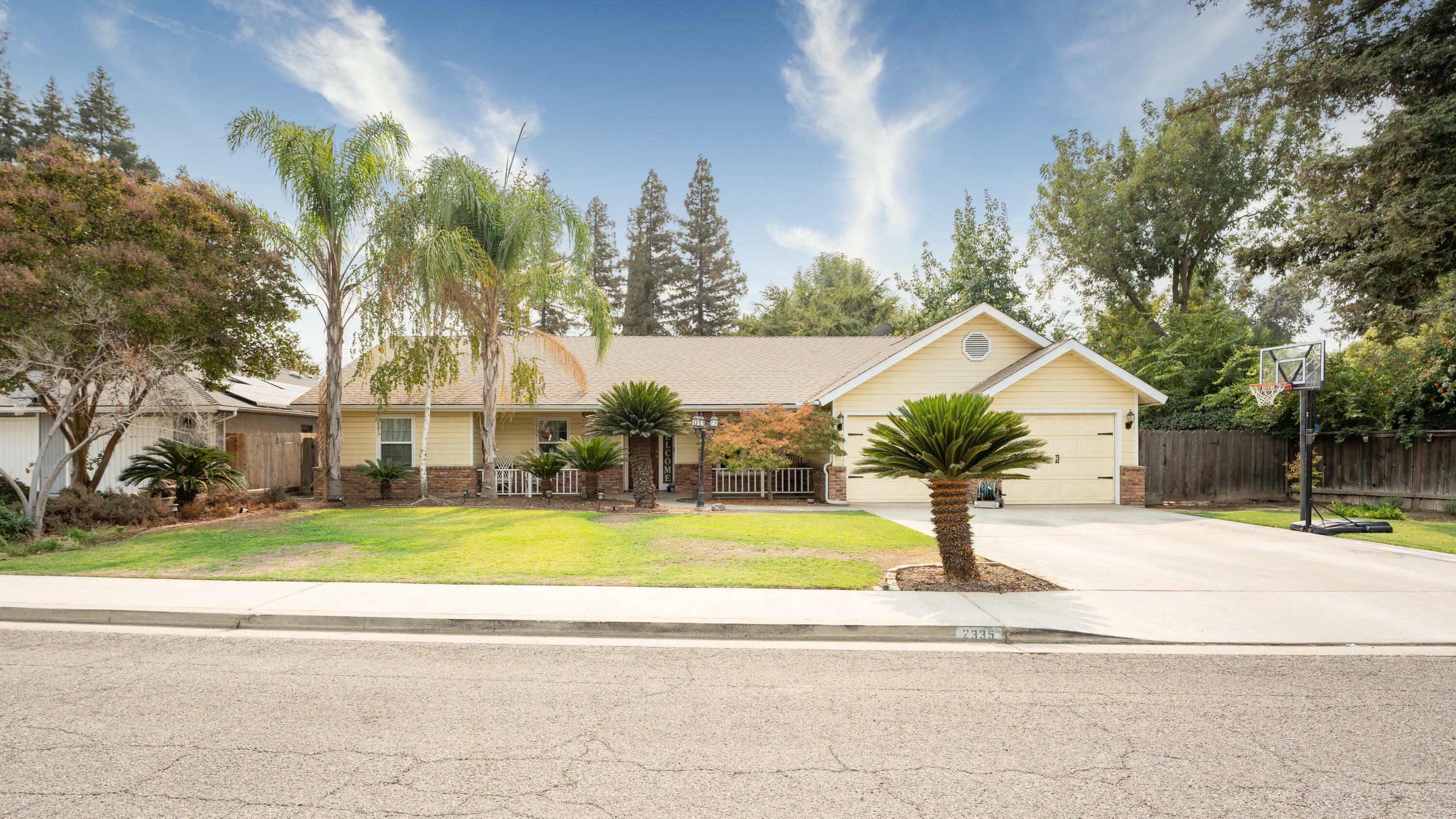 Property Photo:  2335 E Harvard Court  CA 93292 