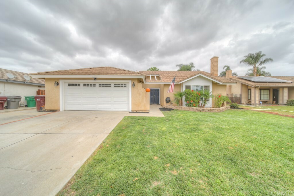 Property Photo:  29810 Avenida De Sereno  CA 92586 