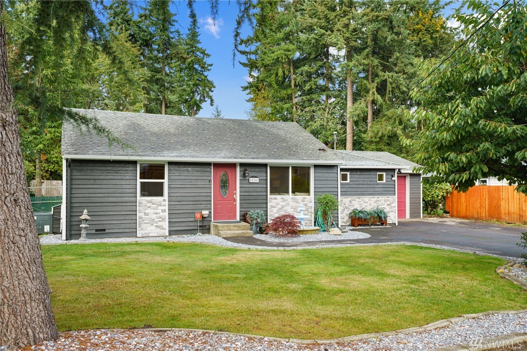 Property Photo:  28241 27th Ave S  WA 98003 