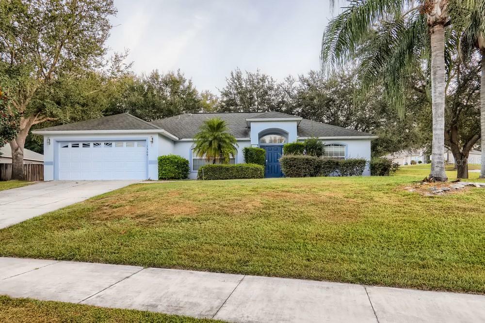 Property Photo:  1309 Winding Oaks Way  FL 34715 