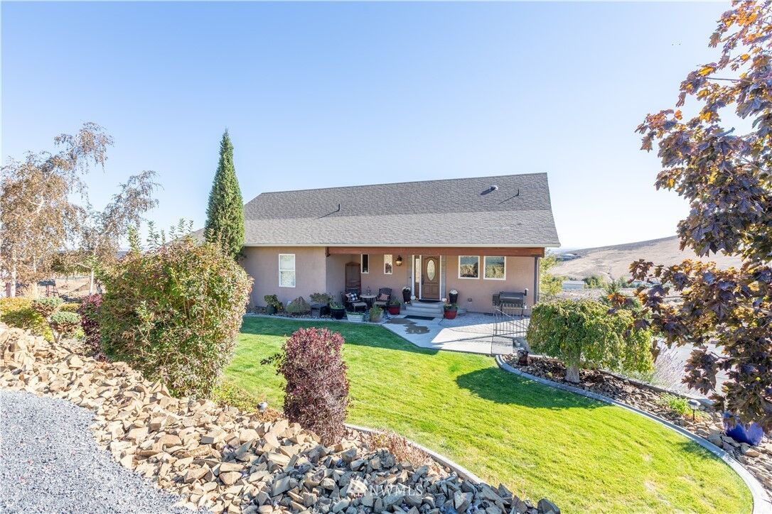 Property Photo: 568 Morning Star Boulevard WA 98823